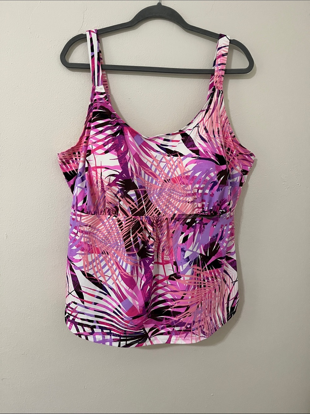 Swimsuits For All Swim Beach Belle NWT Pink & Purple Tropical Print Swim Top 24